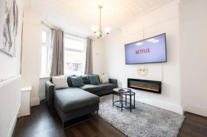 Old Trafford modern 3 bedroom house
